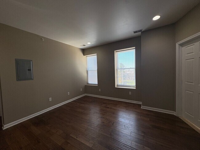 Foto del edificio - 4400 Lancaster Ave