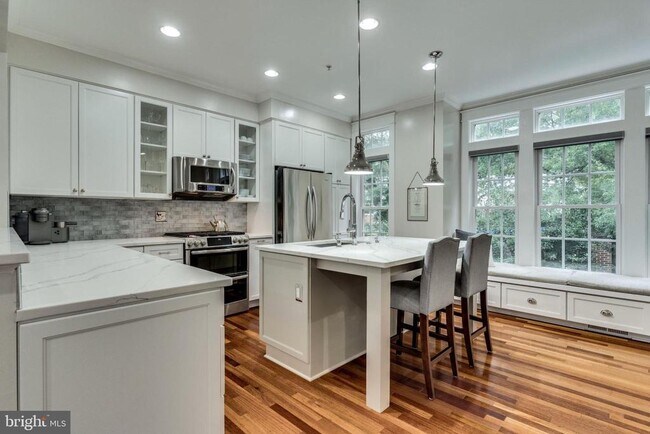 Foto del edificio - 820 W Glebe Rd