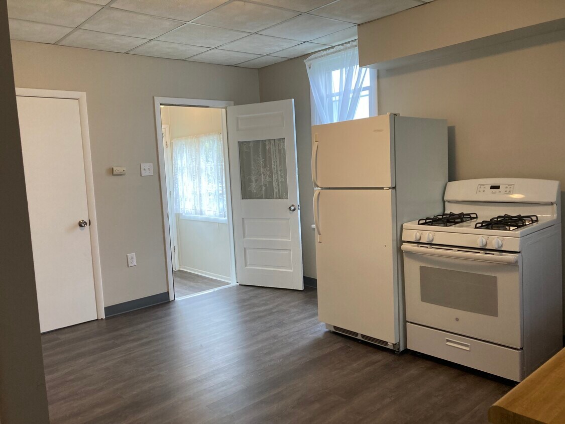 Kitchen - 104 W Miller St