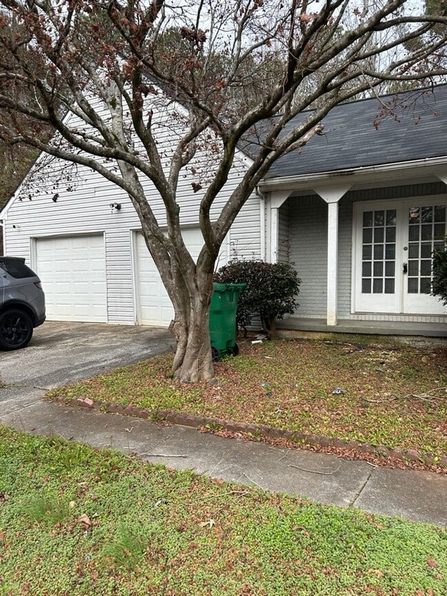 COMING SOON! Cozy 3BR 2.5BA Home w/ 2-Car Garage in Lithonia - COMING SOON! Cozy 3BR 2.5BA Home w/ 2-Car Garage in Lithonia