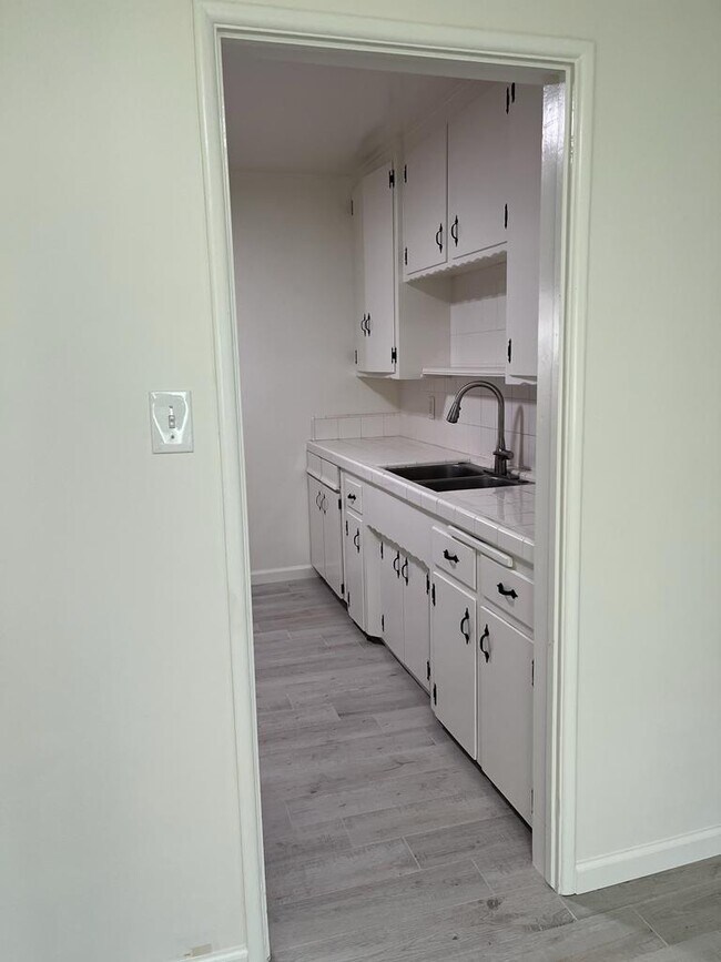 323 Virginia St, El Segundo, CA 90245 Townhome Rentals in El Segundo