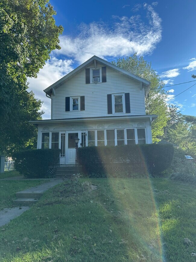 Foto del edificio - 126 Berkshire Blvd