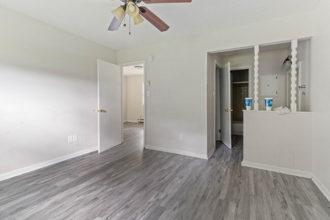 Foto del edificio - 6437 Starbrook Dr