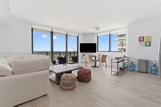 Building Photo - 121 NE 34th St