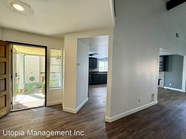 Building Photo - 4 br, 2.5 bath House - 7844 Mission Bonita...