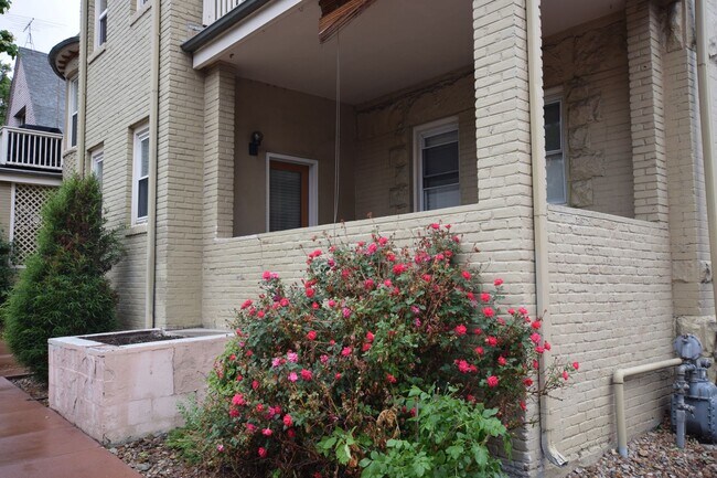 Foto del edificio - Spacious, Beautiful 1 Bed/1.5 Bath Condo i...