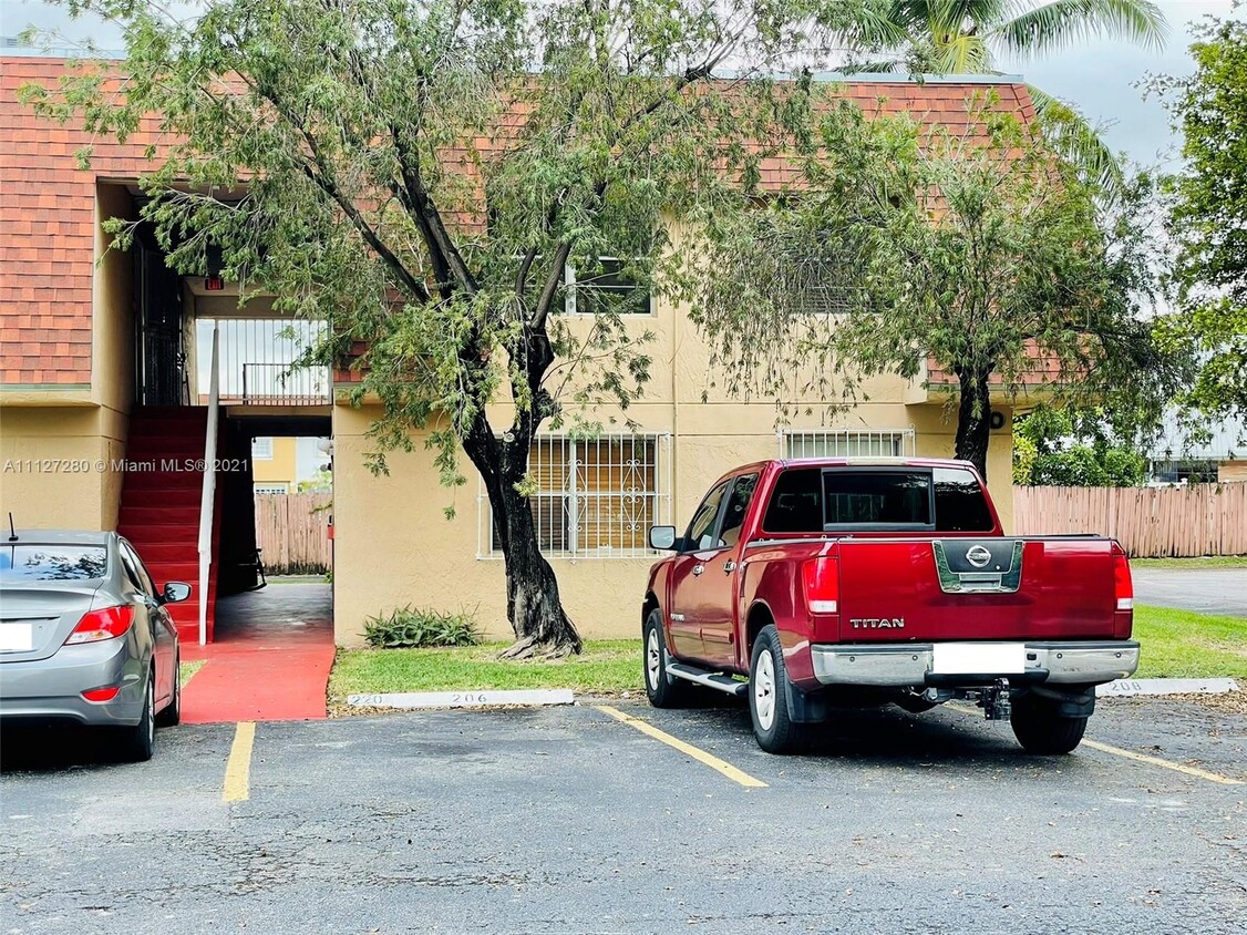 Primary Photo - 220 NW 107th Ave
