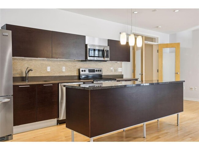 Foto del edificio - 3116 W Lake St