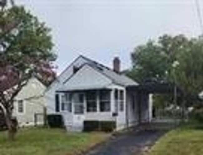 Building Photo - 1015 Camden Ave