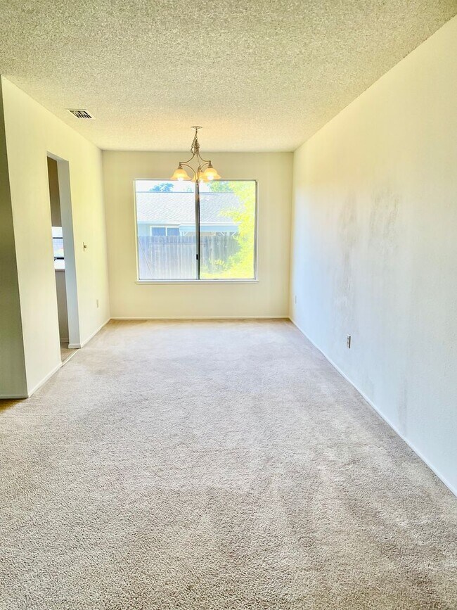 Building Photo - Large Natomas Home for Rent