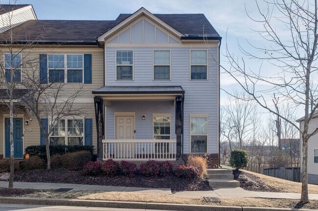 Building Photo - Nicely Appointed 3 Bedroom, 3 bath townhome