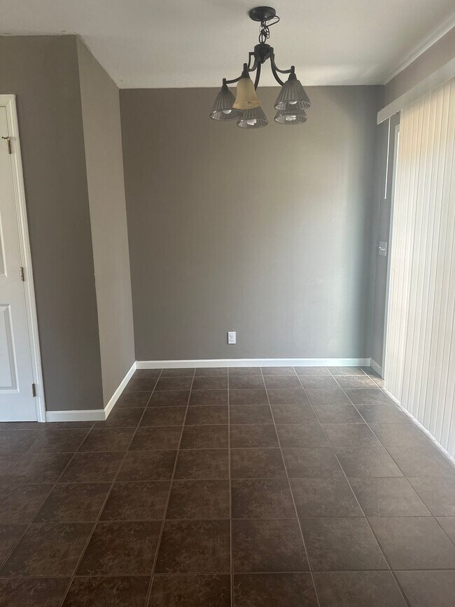Foto del edificio - 3 bedroom townhouse