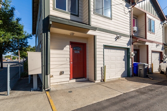 Building Photo - 2982 SE 122nd Ave