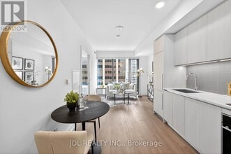 Building Photo - 8 Cumberland St