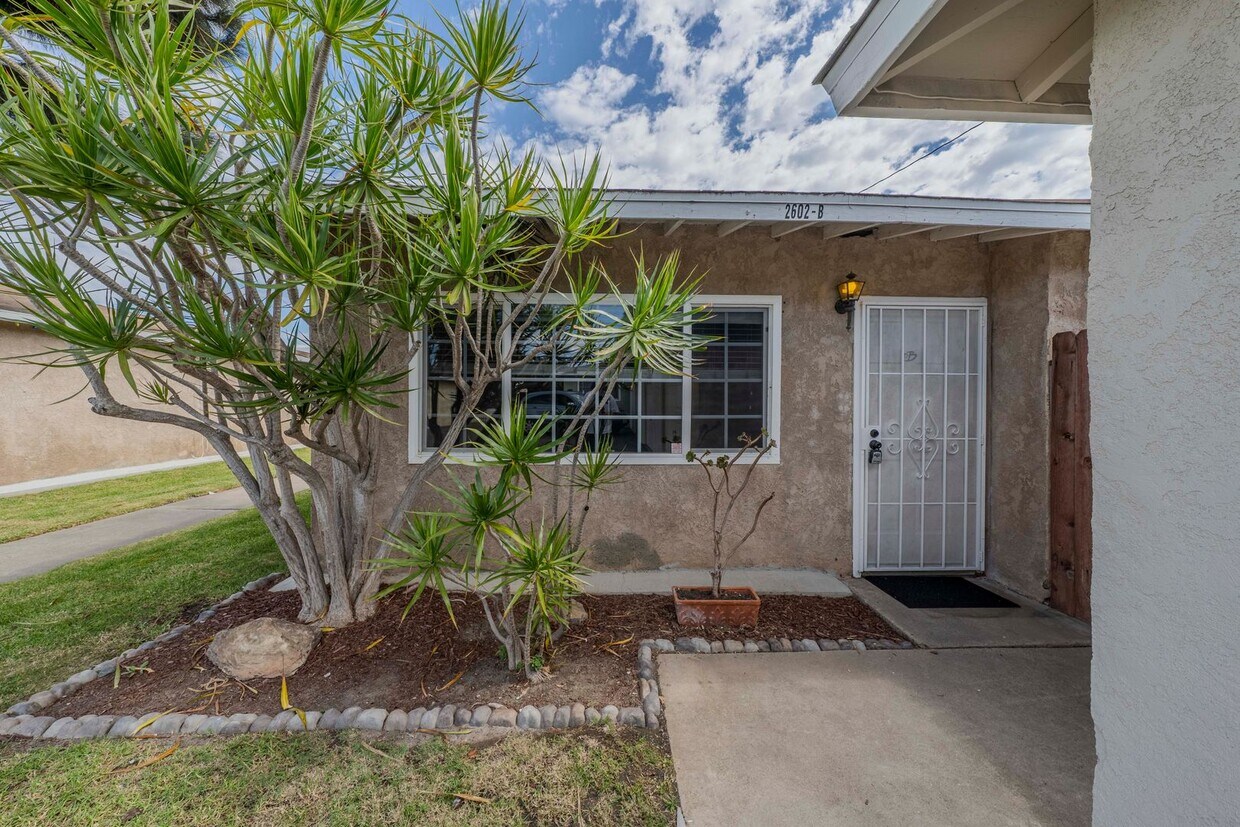 Primary Photo - 2602-2606 FLORIDA