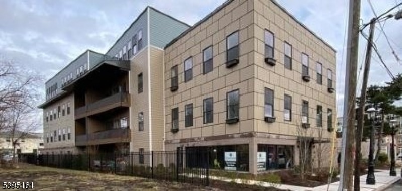 Primary Photo - 22 Center St