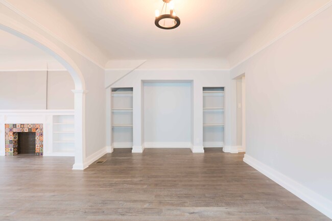 Dining Room - 5130 Franklin Ave