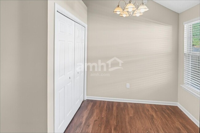 Foto del edificio - 13 Sweetwater Ln