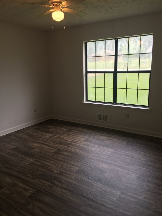 Foto del edificio - 2 Bedroom 1 Bathroom Duplex