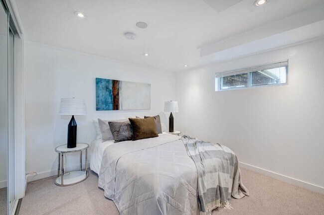 Photo du bâtiment - 4 Cliffside Dr