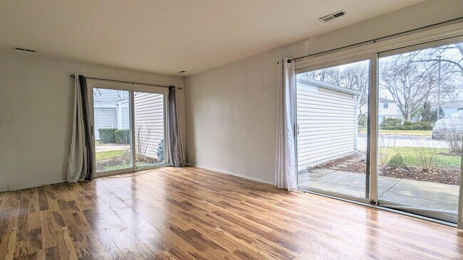 Foto del edificio - 791 Barnaby Pl