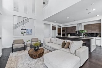 Building Photo - 5074 Statesman Ln