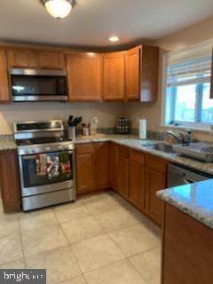 Building Photo - 27 Reamer Ave