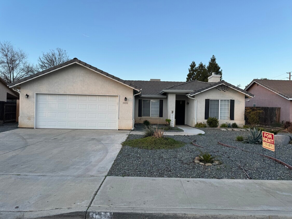 1620 W Westfield Ave, Porterville, CA 93257 House Rental in Porterville, CA