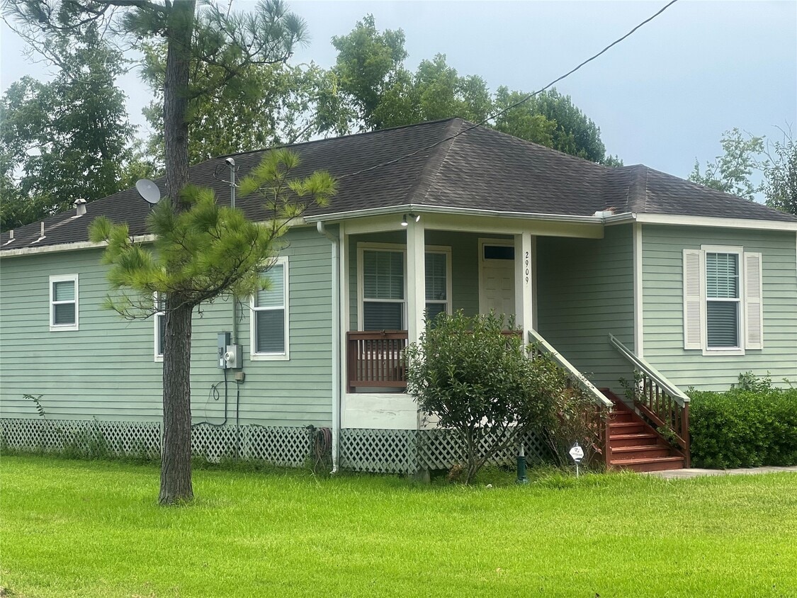 Primary Photo - 2909 H Ave