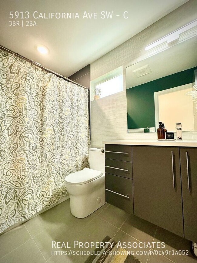 Foto del edificio - 5913 California Ave SW