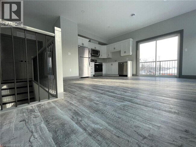 Photo du bâtiment - 600 Norfolk St N
