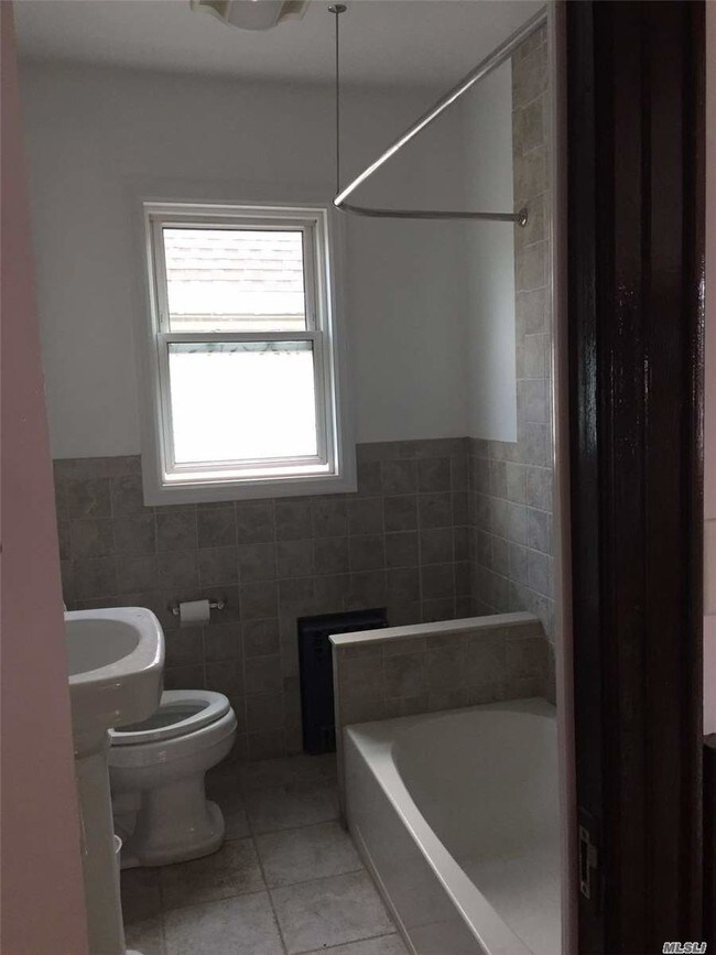 Foto del edificio - 85-40 105th St