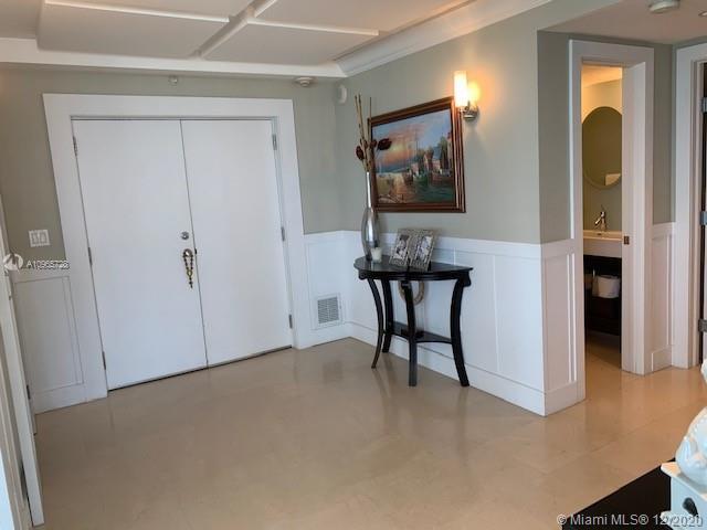 Foto del edificio - 600 Grapetree Dr