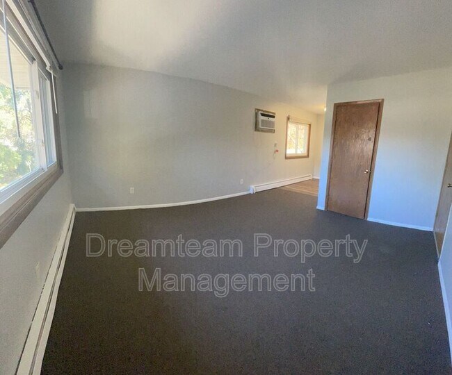 Building Photo - 2122 Belmont Ln