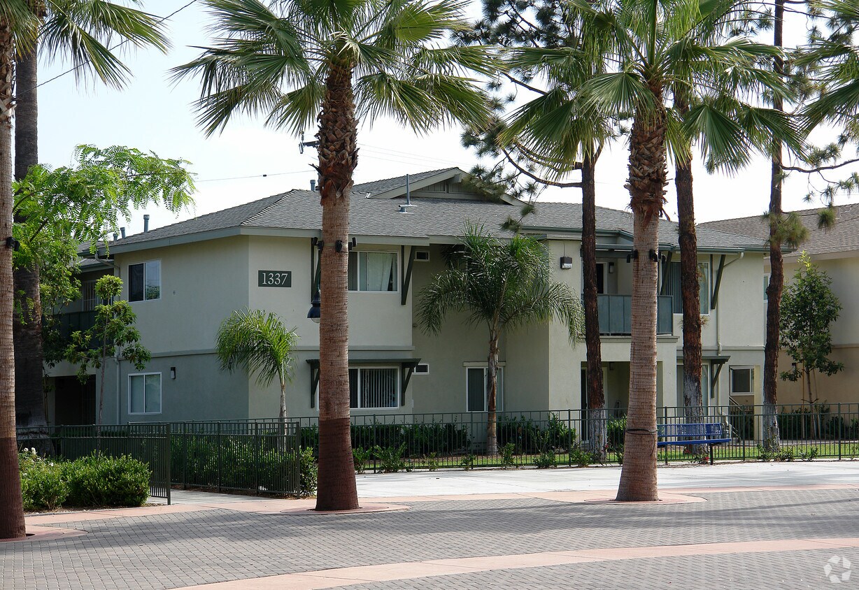 Primary Photo - 1337 W Lynne Ave