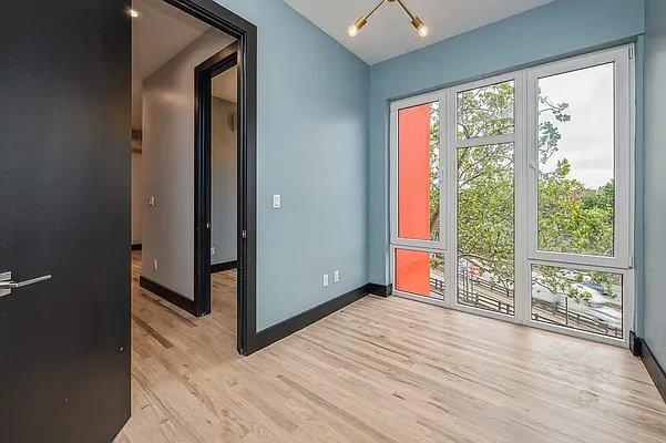 Foto del edificio - 2 bedroom in BRONX NY 10460