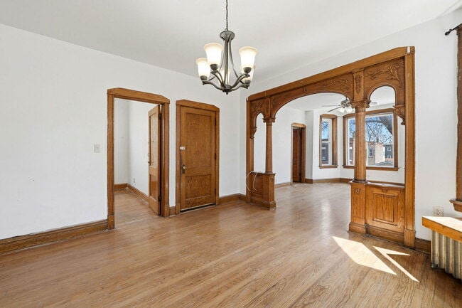 Foto del edificio - 1526 N Springfield Ave