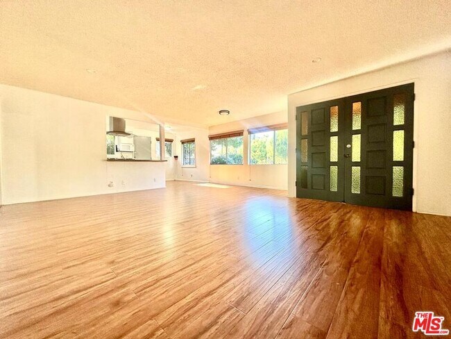 Building Photo - 11120 Exposition Blvd