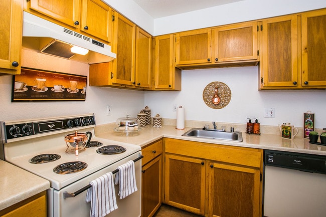 Full Kitchens - Del Rio Apartments