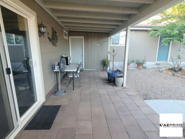 Building Photo - Spacious home for rent