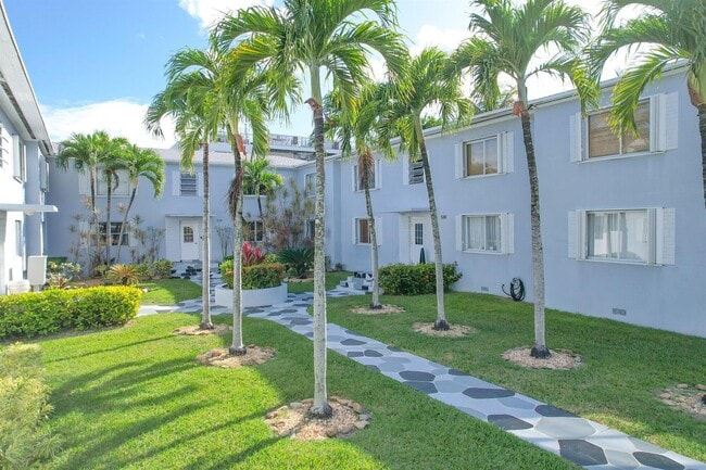 Building Photo - 530 SW 10th St