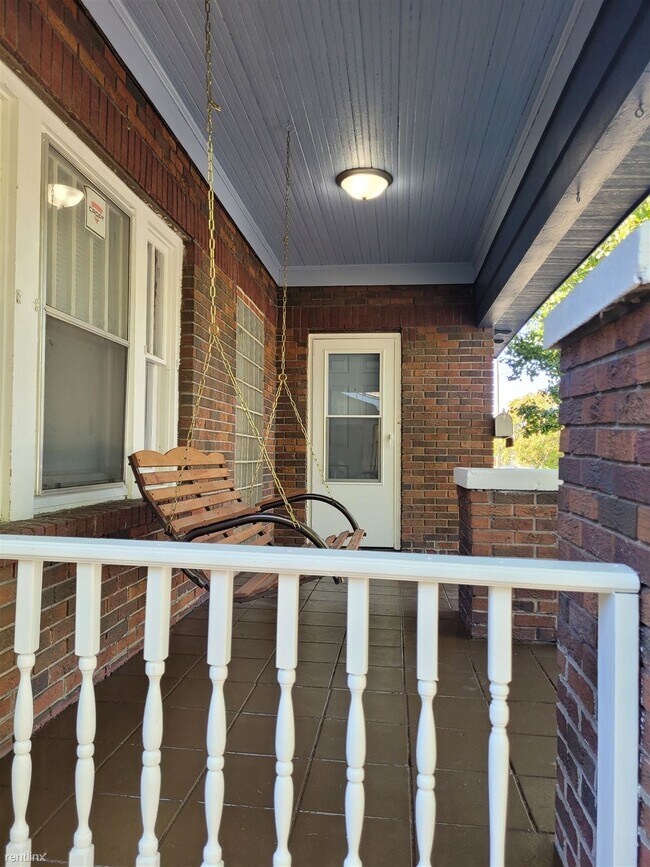 Building Photo - 4 br, 2 bath House - 1037 South Seneca Street