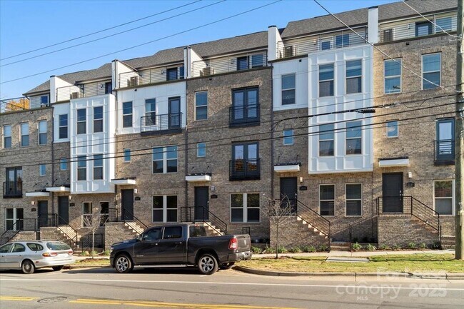 Foto del edificio - 12147 Brooklyn Ave