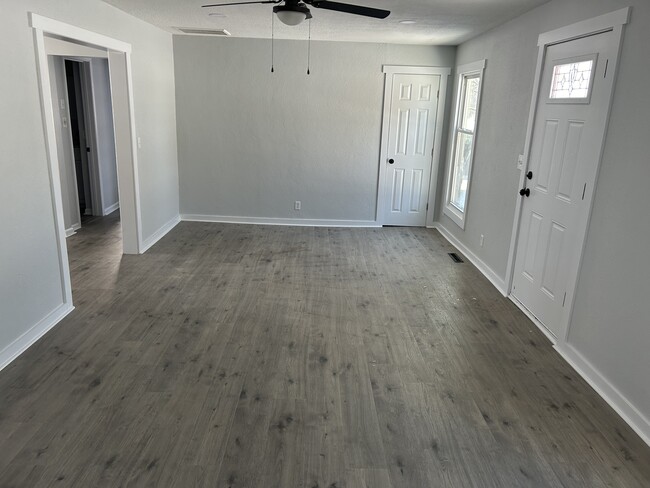 Living room - 1249 Saint Louis Ave