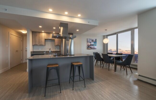 Building Photo - 5633-5633 Fenwick St