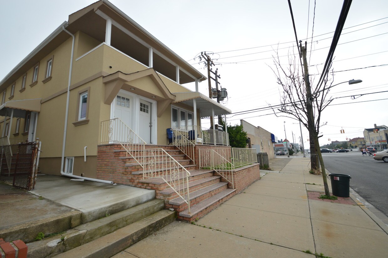 414 Laurelton Blvd, Long Beach, NY 11561 Apartments in Long Beach, NY