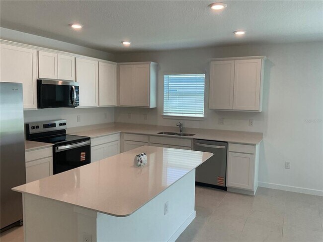 Foto del edificio - 3808 Benham Rise Rd