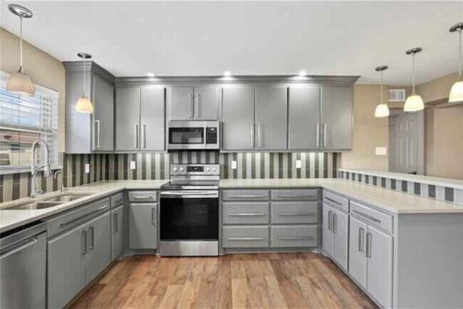 Foto del edificio - 5816 Milton St