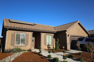 Building Photo - 1087 S Orangewood Dr