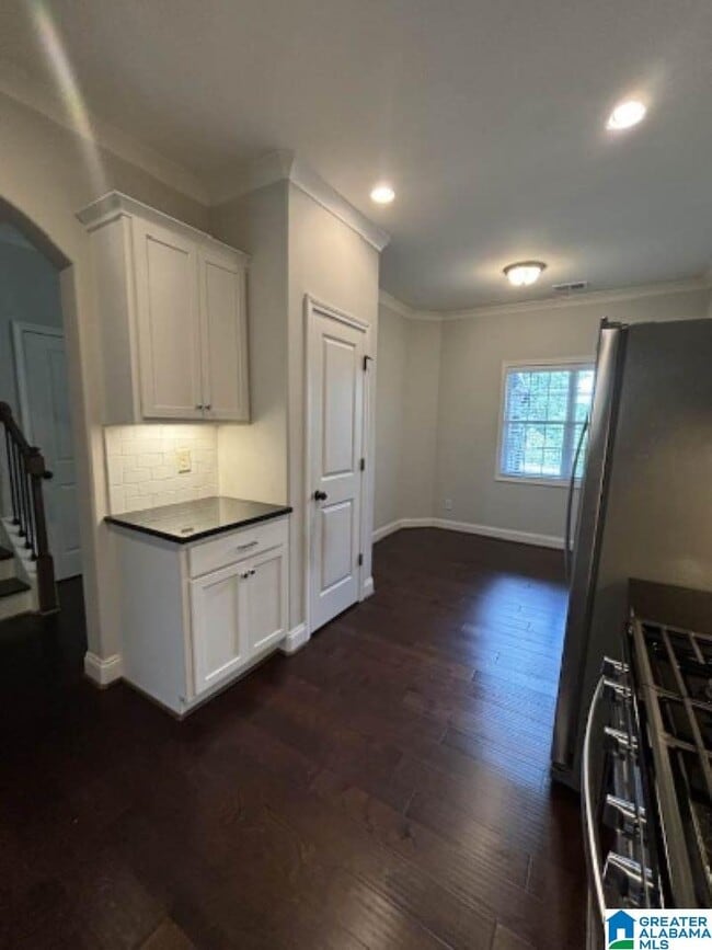 Building Photo - 4215 Lennox Dr